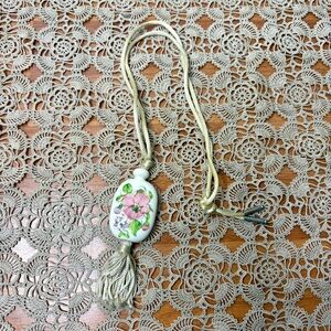 Vintage 70s Avon Tender Blossoms Floral Painted Ceramic Pendant Necklace